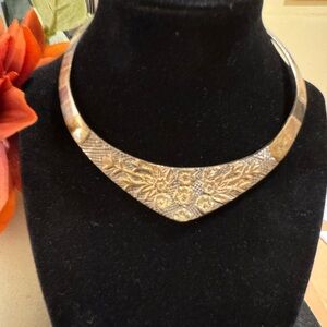 Vintage Made in India multi-tone hammered floral collar necklace